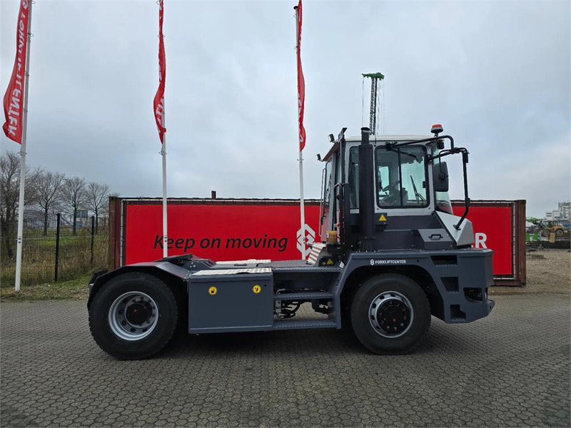 Mafi R336 4x4 - Tracteur portuaire: photos 3 Mafi R336 4x4 - Tracteur portuaire: photos 3