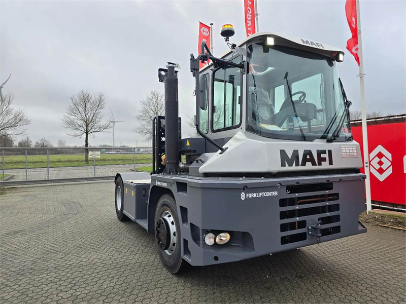 Mafi R336 4x4 - Tracteur portuaire: photos 1 Mafi R336 4x4 - Tracteur portuaire: photos 1