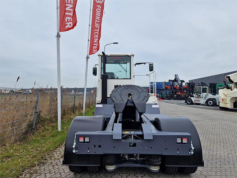 Mafi T230 - Tracteur portuaire: photos 5 Mafi T230 - Tracteur portuaire: photos 5