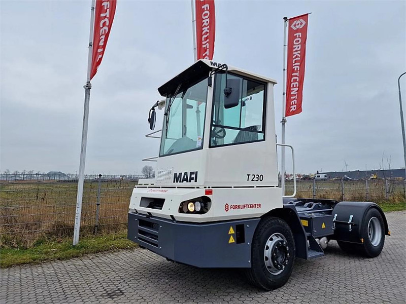 Mafi T230 - Tracteur portuaire: photos 2 Mafi T230 - Tracteur portuaire: photos 2