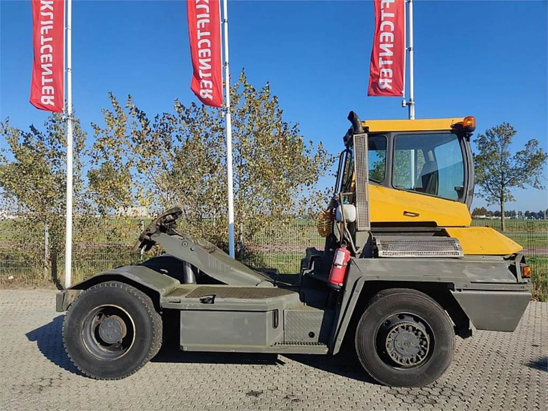 Terberg RT222 4x4 - Tracteur portuaire: photos 2 Terberg RT222 4x4 - Tracteur portuaire: photos 2