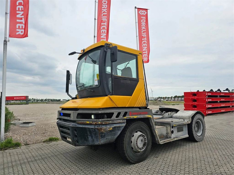 Terberg RT282 4x4 - Tracteur portuaire: photos 2 Terberg RT282 4x4 - Tracteur portuaire: photos 2