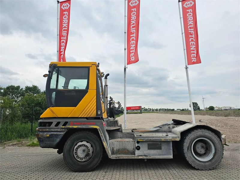 Terberg RT282 4x4 - Tracteur portuaire: photos 4 Terberg RT282 4x4 - Tracteur portuaire: photos 4