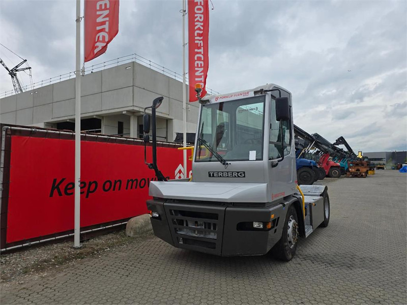 Terberg YT223 - Tracteur portuaire: photos 2 Terberg YT223 - Tracteur portuaire: photos 2