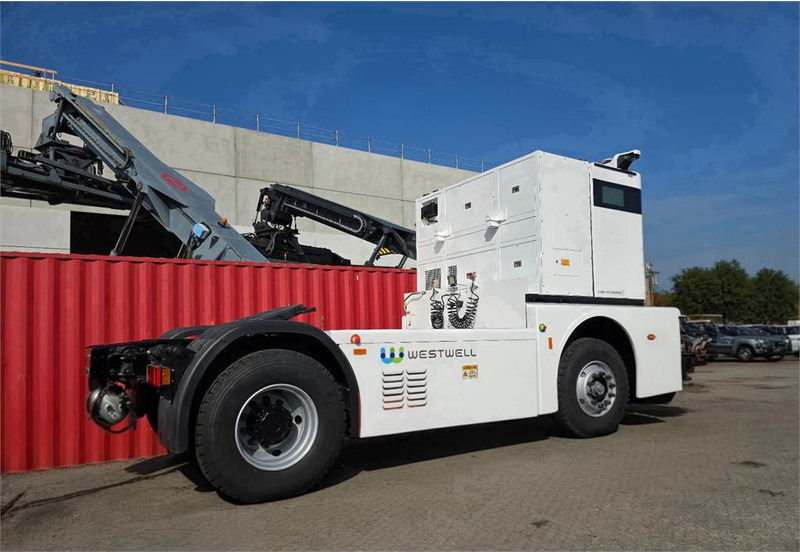 WESTWELL Autonomous Q-Truck Q084D - Tracteur portuaire: photos 2 WESTWELL Autonomous Q-Truck Q084D - Tracteur portuaire: photos 2
