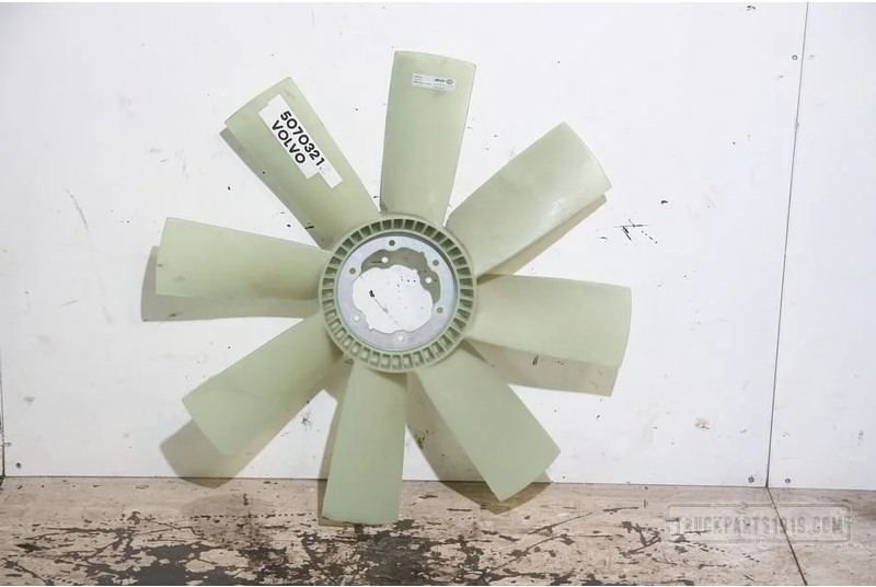 Behr HELLA SERVICE Cooling System Fan Volvo Fh12 - Ventilateur pour Camion: photos 1 Behr HELLA SERVICE Cooling System Fan Volvo Fh12 - Ventilateur pour Camion: photos 1