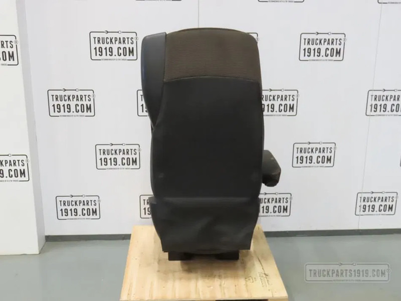 DAF 1978966 Bestuurdersstoel DAF XF 106 - Siège pour Camion: photos 2 DAF 1978966 Bestuurdersstoel DAF XF 106 - Siège pour Camion: photos 2