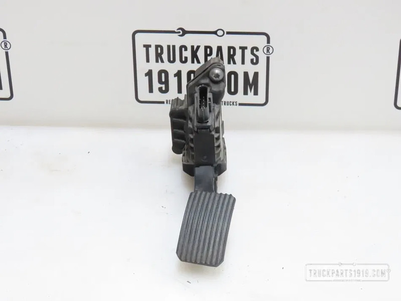 MAN 81.25970-6110 Gaspedaal - Panel de instrumentos pour Camion: photos 1 MAN 81.25970-6110 Gaspedaal - Panel de instrumentos pour Camion: photos 1