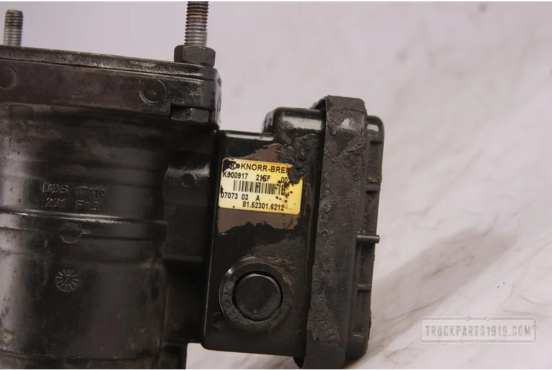 MAN 81.52301-6212 Aanhanger stuurventiel - Valve pour Camion: photos 2 MAN 81.52301-6212 Aanhanger stuurventiel - Valve pour Camion: photos 2