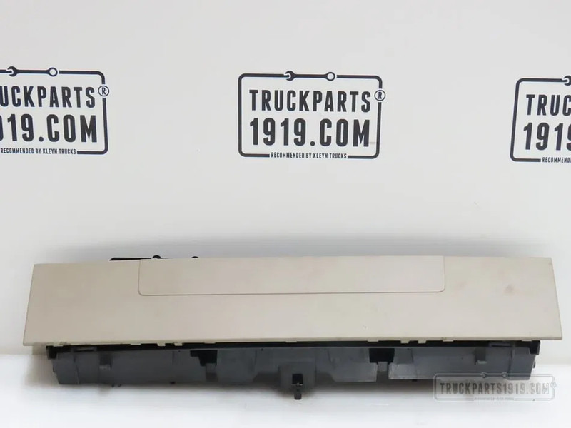 MAN 81.63740-6026 Asbak TGX - Cabine et intérieur pour Camion: photos 1 MAN 81.63740-6026 Asbak TGX - Cabine et intérieur pour Camion: photos 1