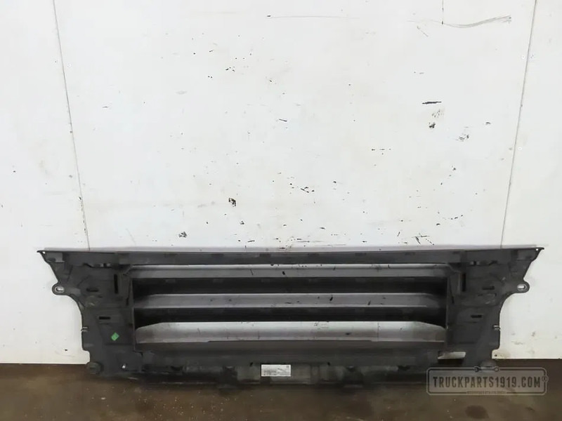 MAN 81416106951 Bumperdeel midden top - Pare-chocs pour Camion: photos 2 MAN 81416106951 Bumperdeel midden top - Pare-chocs pour Camion: photos 2