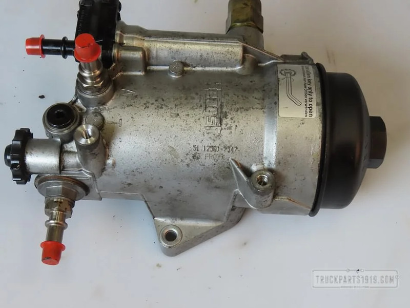 MAN Fuel System Brandstoffilterhuis - Préparation du carburant pour Véhicule utilitaire: photos 2 MAN Fuel System Brandstoffilterhuis - Préparation du carburant pour Véhicule utilitaire: photos 2