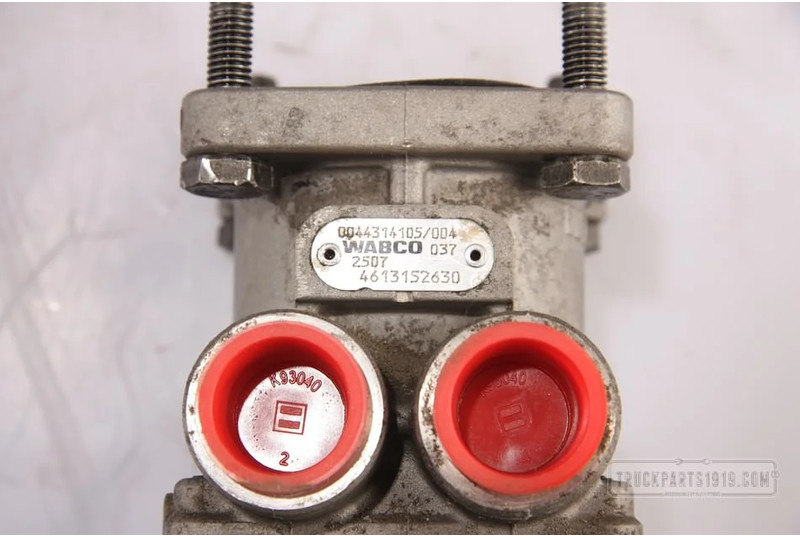 Mercedes-Benz MB Brake System Voetremventiel Atego - Valve de frein pour Camion: photos 2 Mercedes-Benz MB Brake System Voetremventiel Atego - Valve de frein pour Camion: photos 2