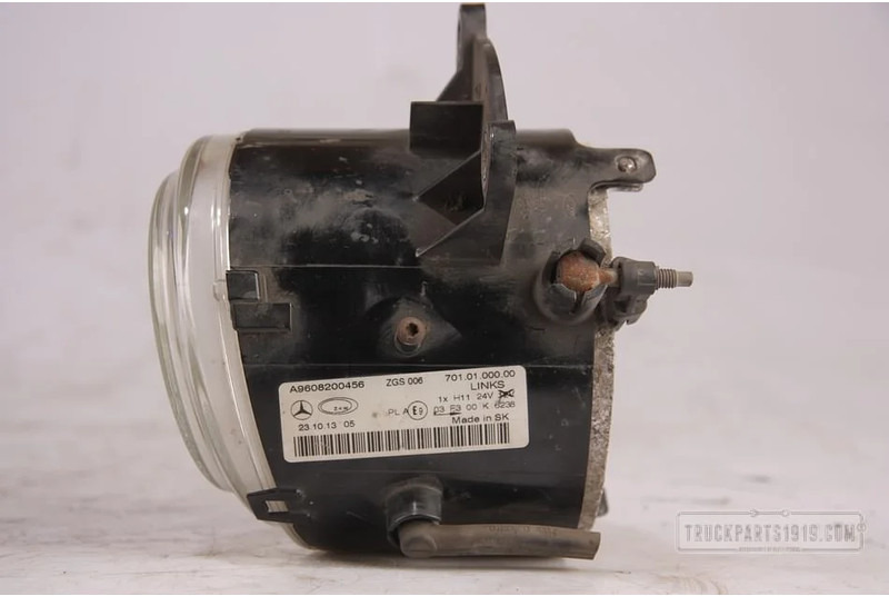 Mercedes-Benz MB Lighting Mistlamp Li. MP4 - Feu anti-brouillard pour Camion: photos 2 Mercedes-Benz MB Lighting Mistlamp Li. MP4 - Feu anti-brouillard pour Camion: photos 2
