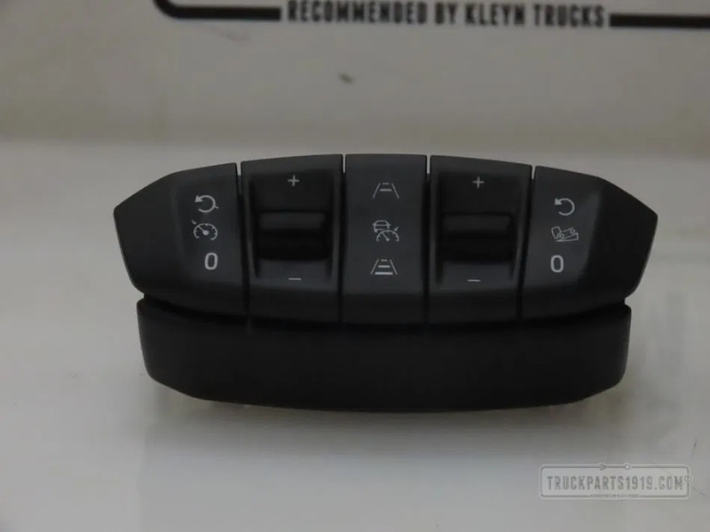 Scania 2980504 Stuurwielschakelaar Scania - Panel de instrumentos pour Camion: photos 1 Scania 2980504 Stuurwielschakelaar Scania - Panel de instrumentos pour Camion: photos 1