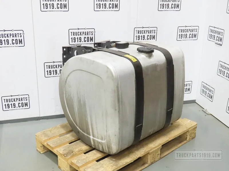 Volvo 21516445 Brandstoftank + steunen 330L - Réservoir de carburant pour Camion: photos 1 Volvo 21516445 Brandstoftank + steunen 330L - Réservoir de carburant pour Camion: photos 1