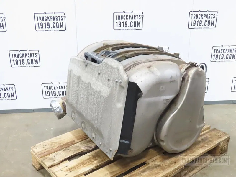 Volvo Exhaust System Katalysator Volvo - Catalyseur pour Camion: photos 2 Volvo Exhaust System Katalysator Volvo - Catalyseur pour Camion: photos 2