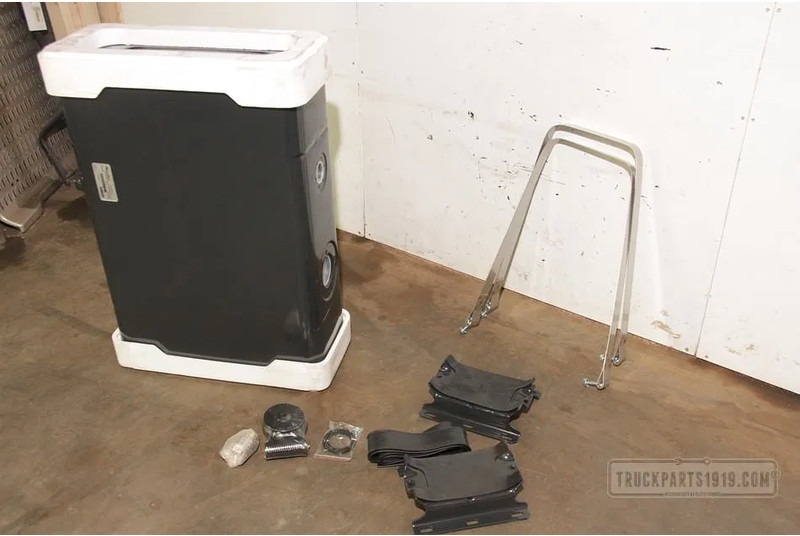 ZF NSOF0135086RC00 Hydr. tank achter cab 135 Ltr - Hydraulique pour Camion: photos 3 ZF NSOF0135086RC00 Hydr. tank achter cab 135 Ltr - Hydraulique pour Camion: photos 3