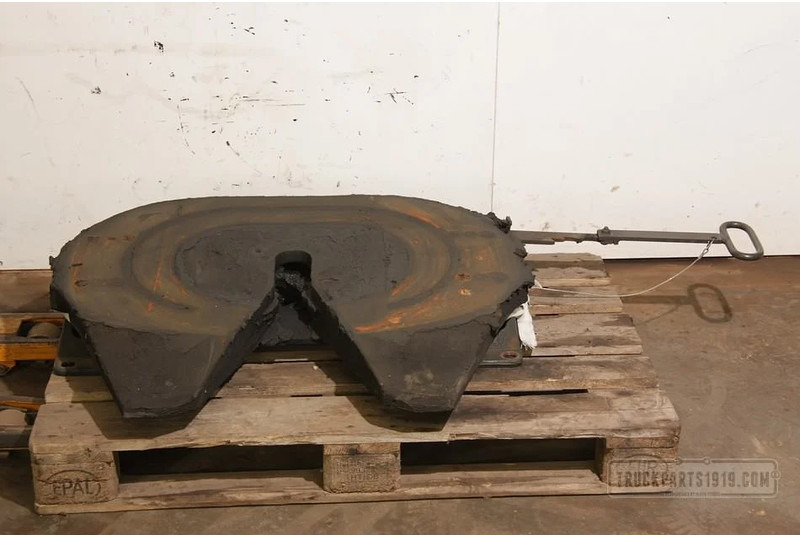 Jost Body & Chassis Parts Opleggerschotel MERCEDES-BENZ - Sellette d'attelage pour Camion: photos 1 Jost Body & Chassis Parts Opleggerschotel MERCEDES-BENZ - Sellette d'attelage pour Camion: photos 1