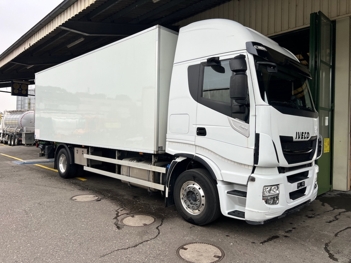 IVECO 190S46 Stralis - Camion fourgon: photos 1 IVECO 190S46 Stralis - Camion fourgon: photos 1