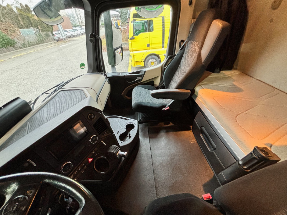 MERCEDES 2543 6x2 - Camion porte-conteneur/ Caisse mobile: photos 5 MERCEDES 2543 6x2 - Camion porte-conteneur/ Caisse mobile: photos 5