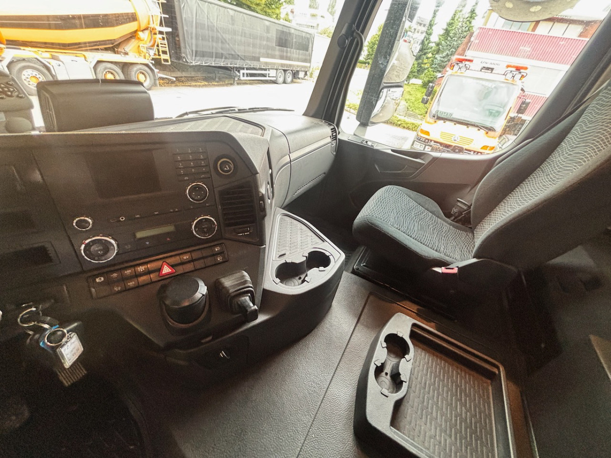 Camion benne MERCEDES Arocs 3251: photos 7