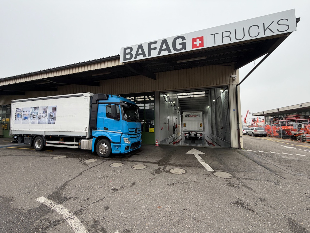 MERCEDES Mercedes Actros 1833L - Camion à rideaux coulissants: photos 2 MERCEDES Mercedes Actros 1833L - Camion à rideaux coulissants: photos 2
