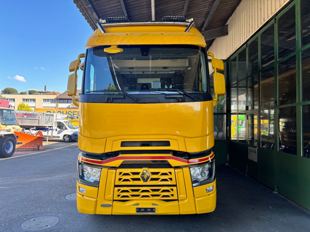 RENAULT T520 - Camion fourgon: photos 3 RENAULT T520 - Camion fourgon: photos 3