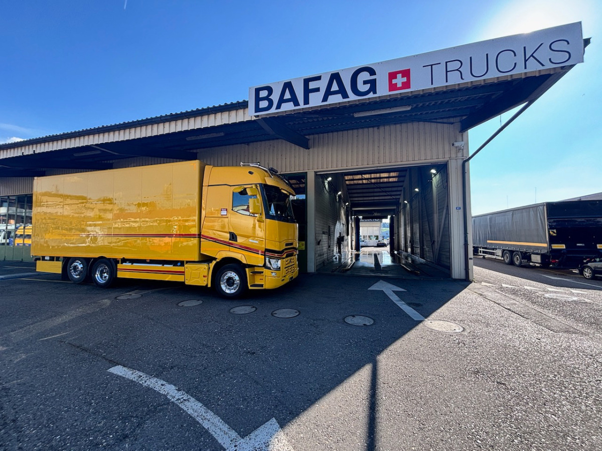 RENAULT T520 - Camion fourgon: photos 2 RENAULT T520 - Camion fourgon: photos 2