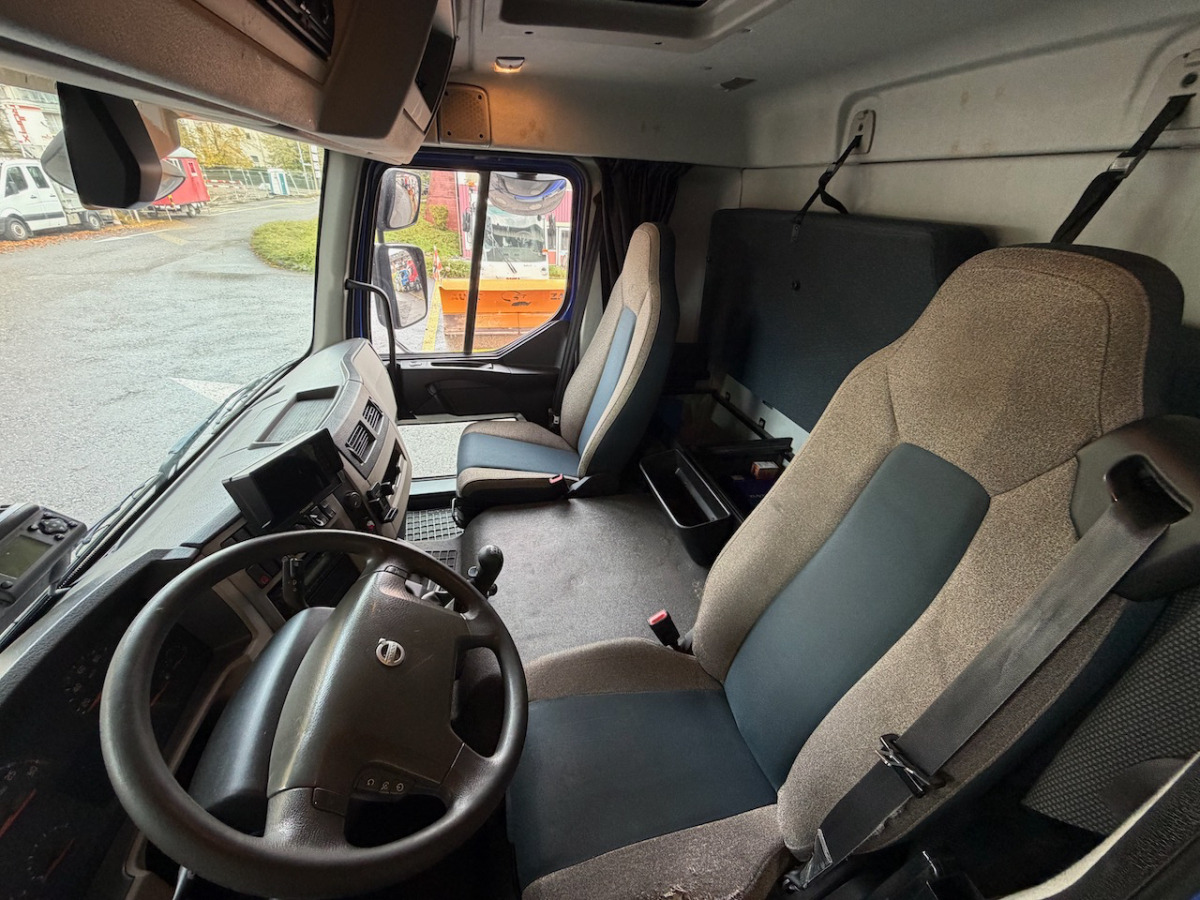 VOLVO FL-280 4x2R - Camion fourgon: photos 4 VOLVO FL-280 4x2R - Camion fourgon: photos 4