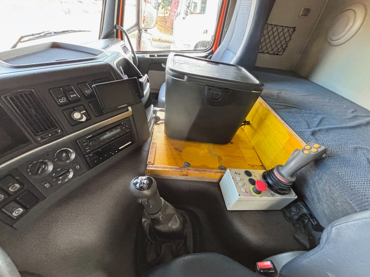 VOLVO FM 400 - Camion multibenne: photos 5 VOLVO FM 400 - Camion multibenne: photos 5