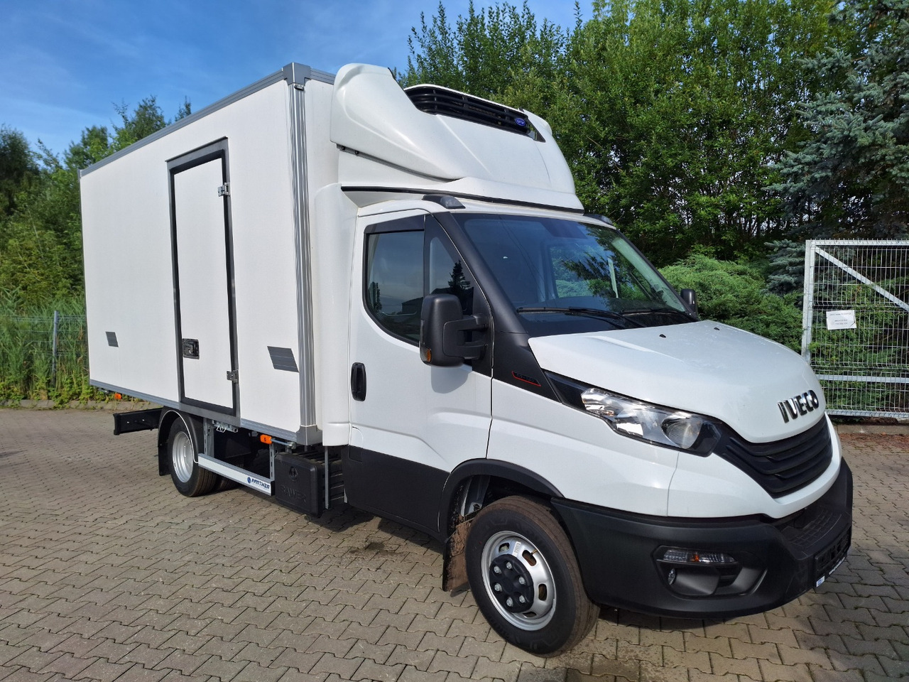 Iveco Daily 70C18 Kühlkoffer LBW BÃR - Utilitaire frigorifique: photos 1 Iveco Daily 70C18 Kühlkoffer LBW BÃR - Utilitaire frigorifique: photos 1