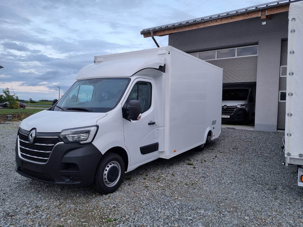 Renault Master 165 Koffer Platform Tiefrahmen - Fourgon grand volume: photos 4 Renault Master 165 Koffer Platform Tiefrahmen - Fourgon grand volume: photos 4