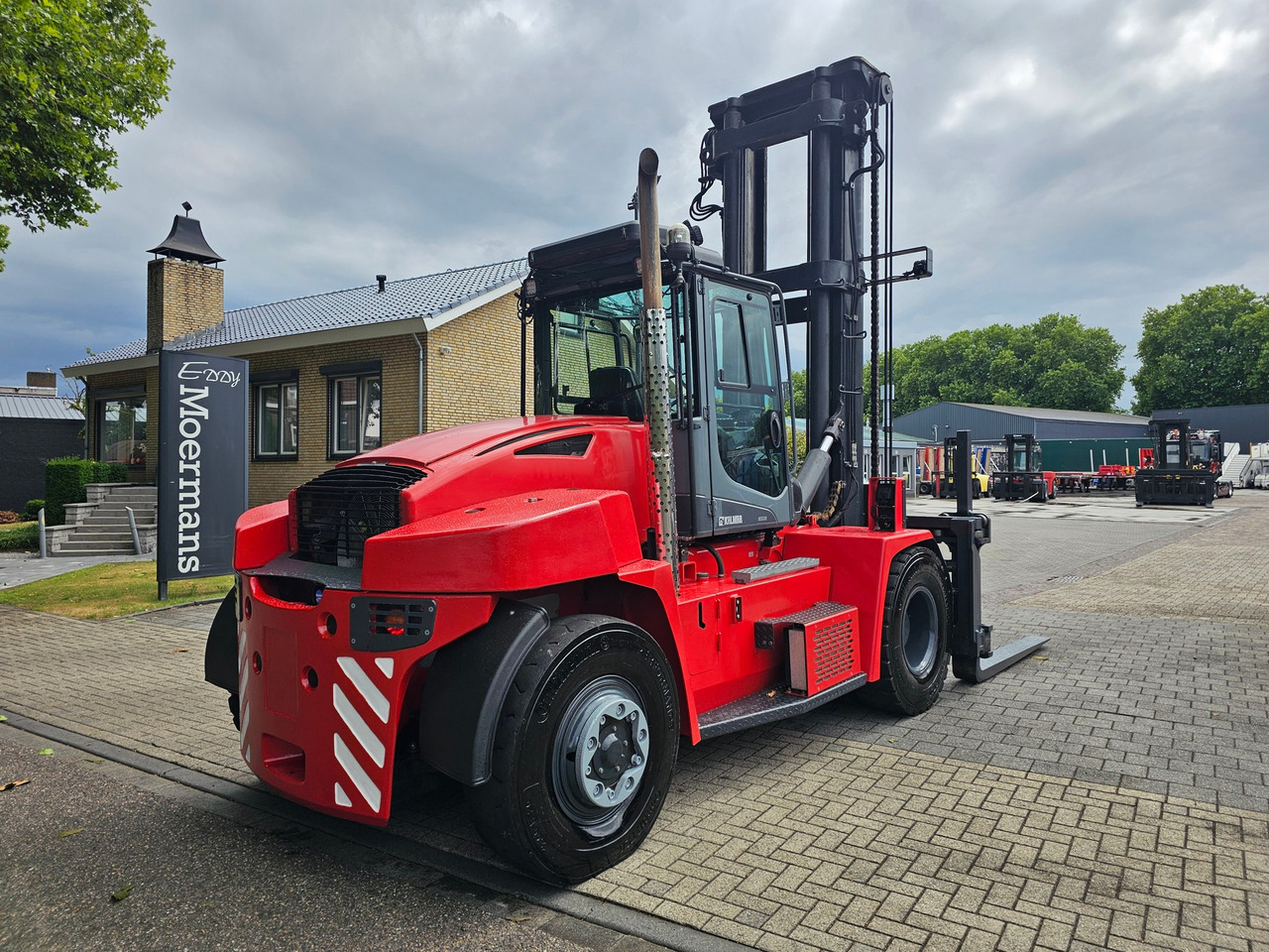 Kalmar DCG 120-6 Diesel - Chariot élévateur: photos 4 Kalmar DCG 120-6 Diesel - Chariot élévateur: photos 4