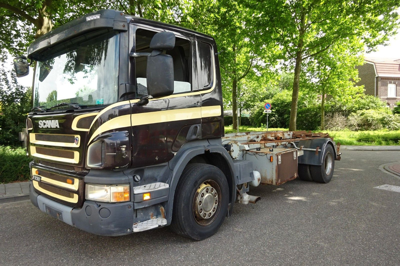 Scania P230 Cp16 - Camion ampliroll: photos 3 Scania P230 Cp16 - Camion ampliroll: photos 3