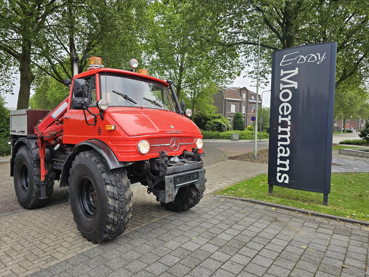 Unimog 406/U9000 4x4 - Camion grue: photos 1 Unimog 406/U9000 4x4 - Camion grue: photos 1