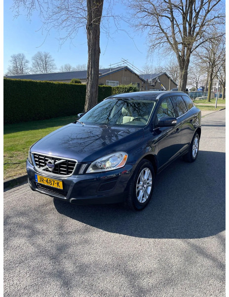 Volvo XC60 XC60 DZ88/DZ8850 5 Cilinder Euro 5 - Voiture à hayon: photos 1 Volvo XC60 XC60 DZ88/DZ8850 5 Cilinder Euro 5 - Voiture à hayon: photos 1