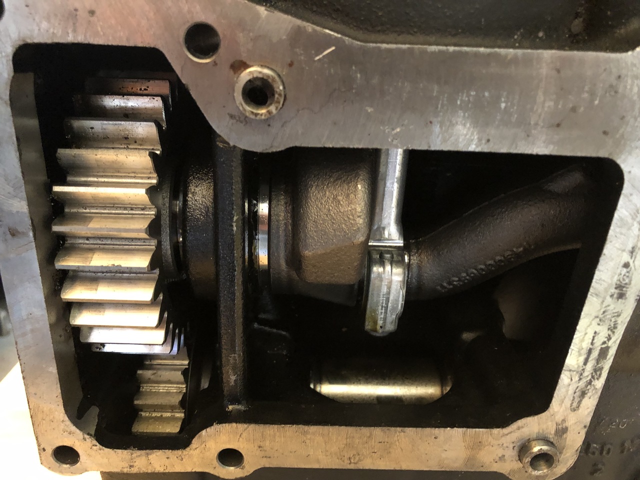 AIR COMPRESSOR MAN TGA 2 CYLINDERS MAN TGA - Compresseur pour Camion: photos 3 AIR COMPRESSOR MAN TGA 2 CYLINDERS MAN TGA - Compresseur pour Camion: photos 3