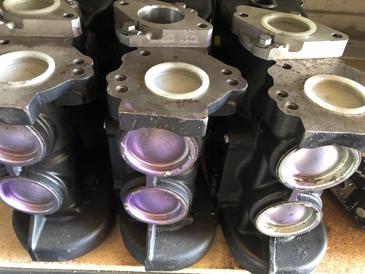 AIR COMPRESSOR MAN TGA 2 CYLINDERS MAN TGA - Compresseur pour Camion: photos 4 AIR COMPRESSOR MAN TGA 2 CYLINDERS MAN TGA - Compresseur pour Camion: photos 4