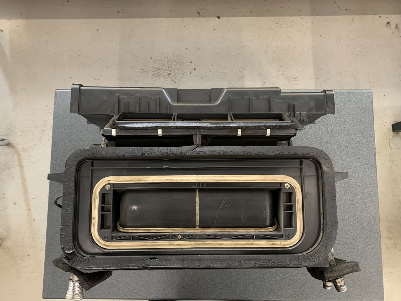 AIR CONDITIONER (CLIMA) ACTROS MP2 - Chauffage/ Ventilation pour Camion: photos 2 AIR CONDITIONER (CLIMA) ACTROS MP2 - Chauffage/ Ventilation pour Camion: photos 2