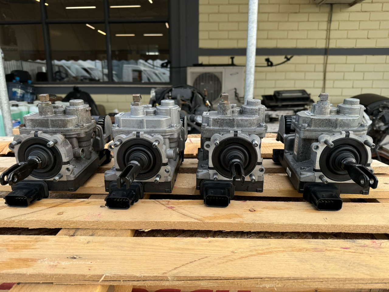 BRAKE CONTROL ELECTRONICS EPB II-CBU ATEGO - Pièces de frein pour Camion: photos 3 BRAKE CONTROL ELECTRONICS EPB II-CBU ATEGO - Pièces de frein pour Camion: photos 3