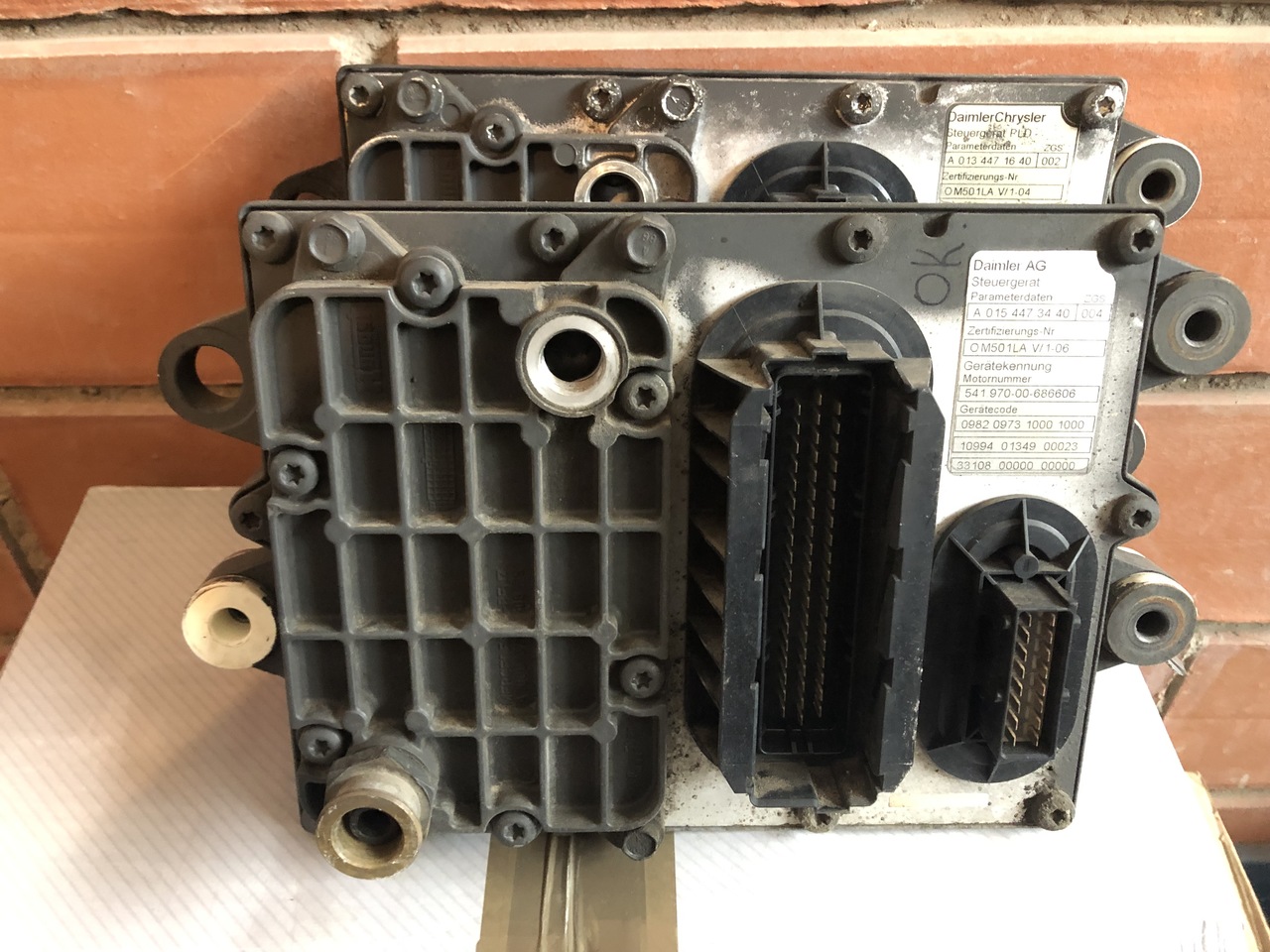 CONTROL UNIT ACTROS-ATEGO OM 501LA-OM904LA-OM906LA - Bloc de gestion pour Camion: photos 3 CONTROL UNIT ACTROS-ATEGO OM 501LA-OM904LA-OM906LA - Bloc de gestion pour Camion: photos 3