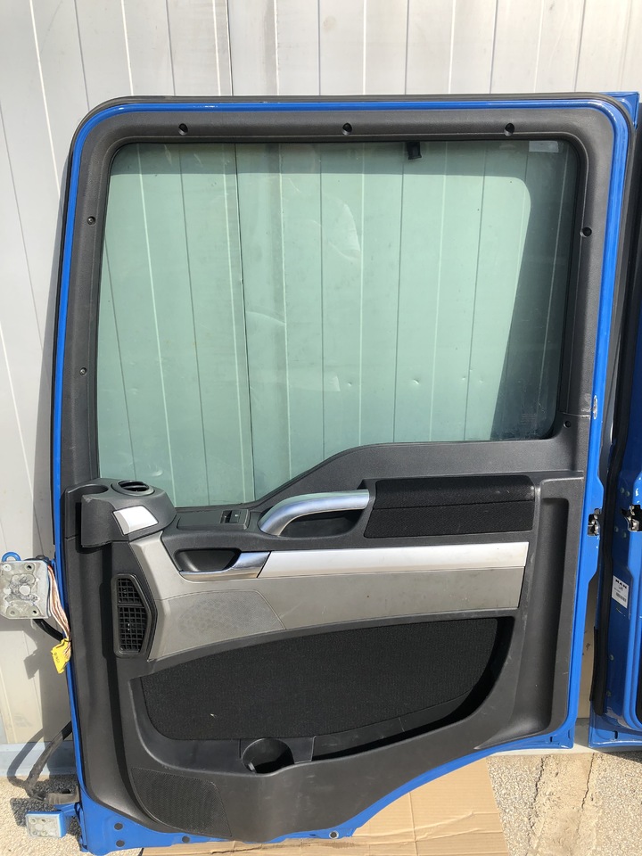 DOORS MAN TGS COMPLETE - Portière et pièces pour Camion: photos 5 DOORS MAN TGS COMPLETE - Portière et pièces pour Camion: photos 5