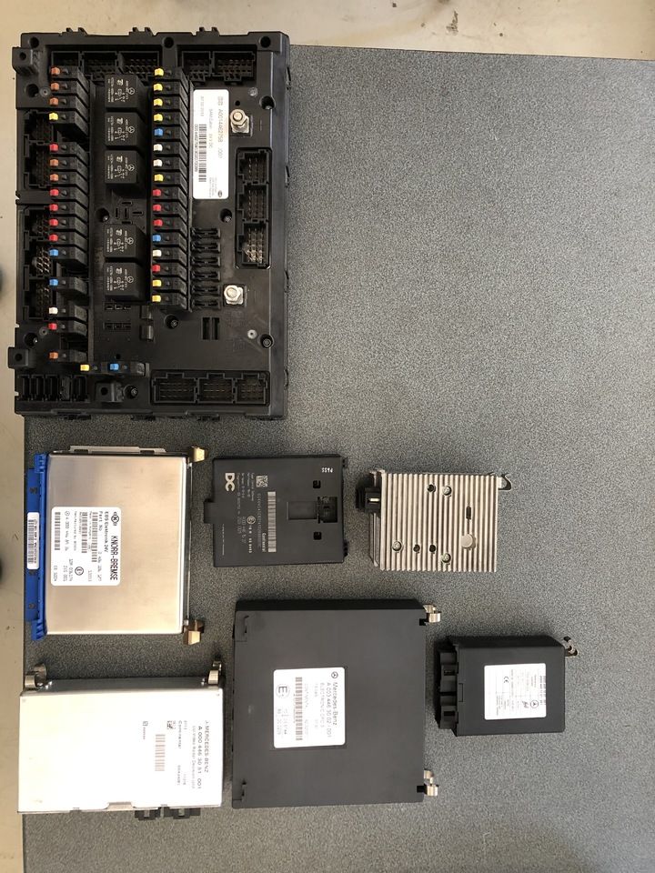 Bloc de gestion pour Camion DRIVE CONTROL CPC3 ELECTRONICS ACTROS MP4: photos 6 Bloc de gestion pour Camion DRIVE CONTROL CPC3 ELECTRONICS ACTROS MP4: photos 6