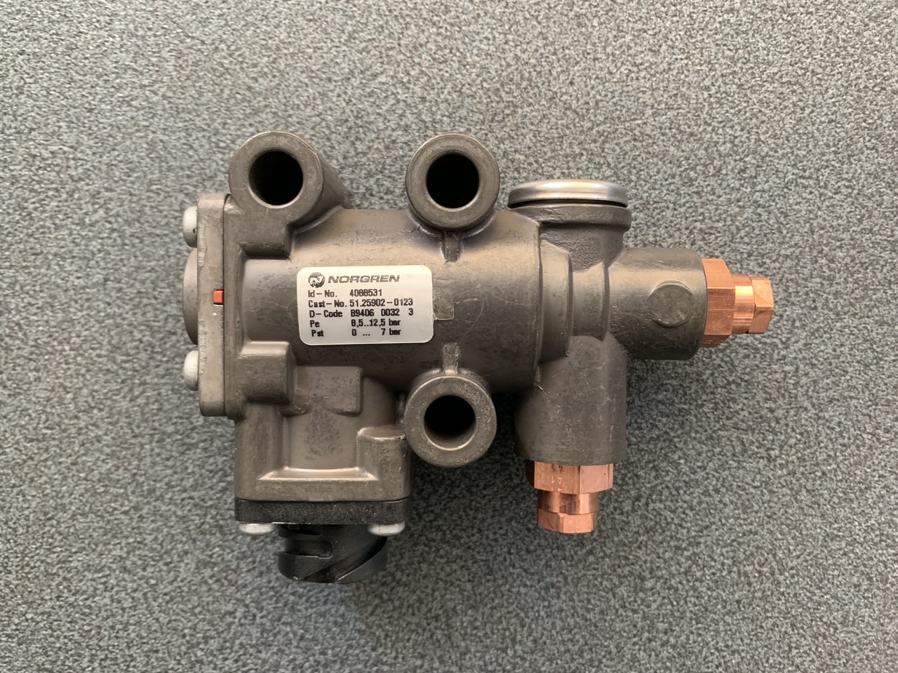 EXHAUST GAS RECIRCULATION CONTROL VALVE MAN TGA - Valve de frein pour Camion: photos 1 EXHAUST GAS RECIRCULATION CONTROL VALVE MAN TGA - Valve de frein pour Camion: photos 1
