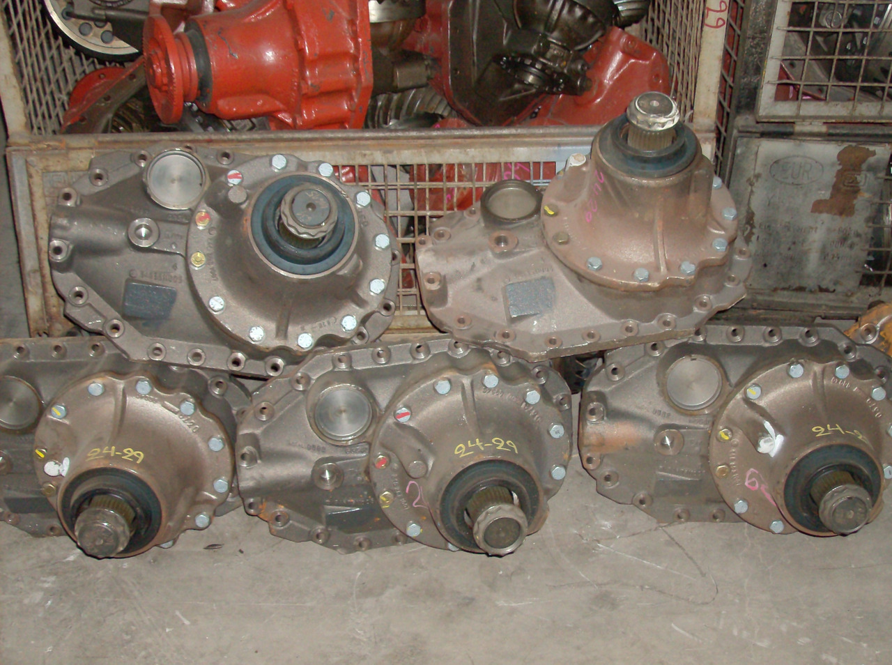 FINAL DRIVE MERCEDES, MAN - Essieu et pièces: photos 1 FINAL DRIVE MERCEDES, MAN - Essieu et pièces: photos 1