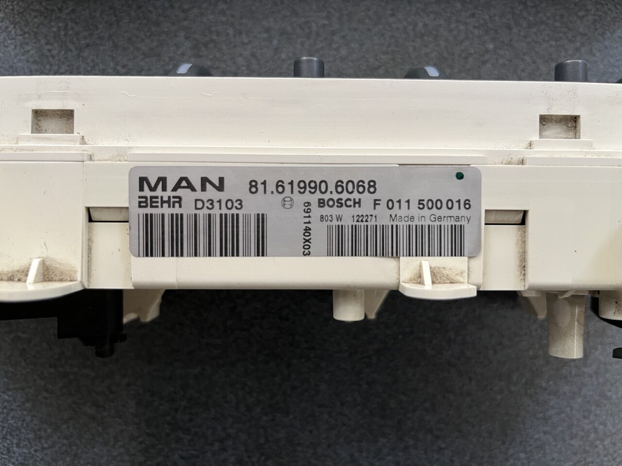INSTRUMENTS MAN TGA - Système électrique pour Camion: photos 5 INSTRUMENTS MAN TGA - Système électrique pour Camion: photos 5