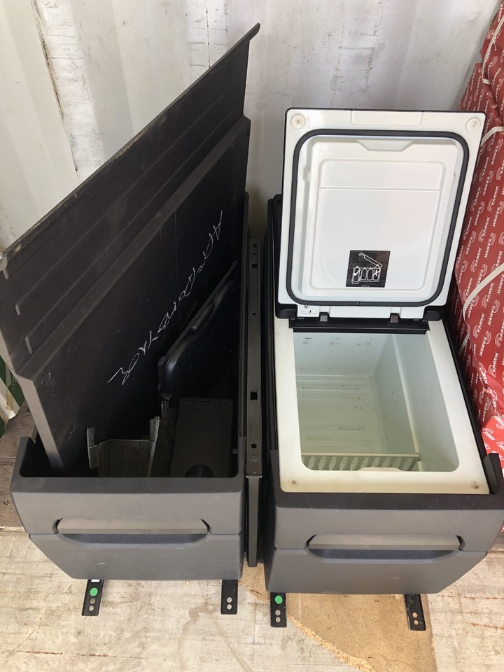 REFRIGERATOR BOX ACTROS MP4 - Pièce universelle pour Camion: photos 1 REFRIGERATOR BOX ACTROS MP4 - Pièce universelle pour Camion: photos 1