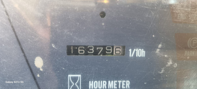 Chargeuse sur pneus New Holland W270: photos 7