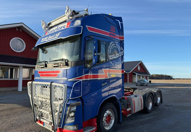Volvo FH750 Globe XL 6x4 - Tracteur routier: photos 4 Volvo FH750 Globe XL 6x4 - Tracteur routier: photos 4